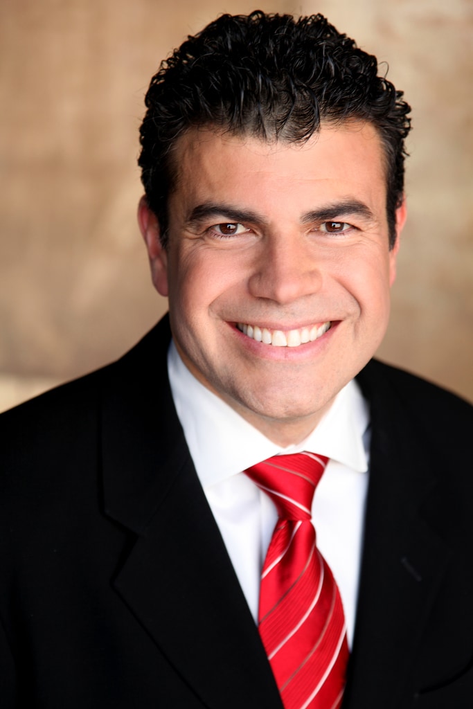 Formal headshot Dr. Mancini scaled